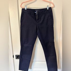 Tommy Hilfiger slim ankle pant. Size 6.